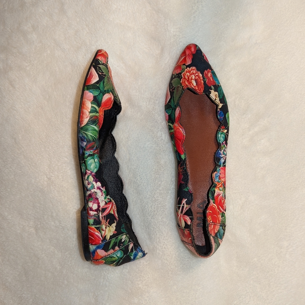 Mia Flat